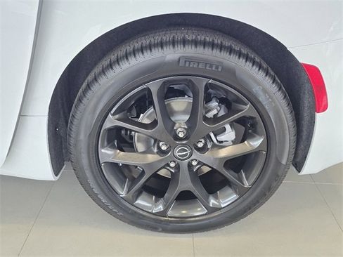 New 2026 Chrysler Pacifica Limited w/ Uconnect Theater Family Group image 8