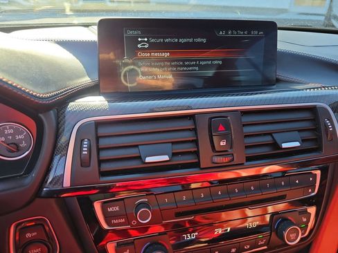 Used 2017 BMW M4 Convertible image 27