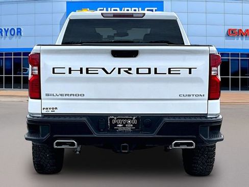 Used 2025 Chevrolet Silverado 1500 Custom Trail Boss w/ LPO, Dark Essentials Package AWD/4WD image 6