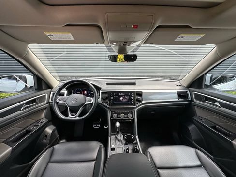 Used 2021 Volkswagen Atlas SEL R-Line FWD image 6