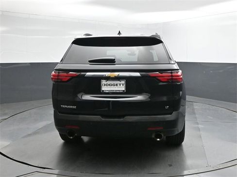 Used 2022 Chevrolet Traverse LT image 8