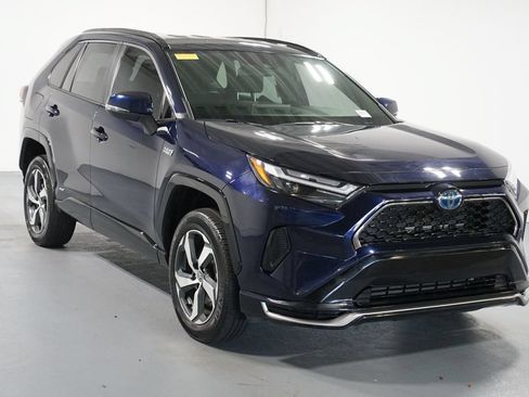 Certified 2024 Toyota RAV4 SE AWD/4WD image 3