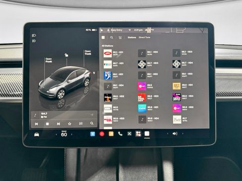 Used 2022 Tesla Model Y Long Range AWD/4WD image 9
