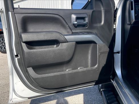 Used 2018 Chevrolet Silverado 1500 LT w/ LT Eassist Package image 19