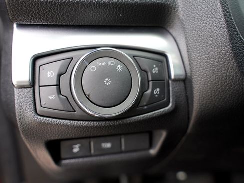 Used 2018 Ford Explorer Sport image 32