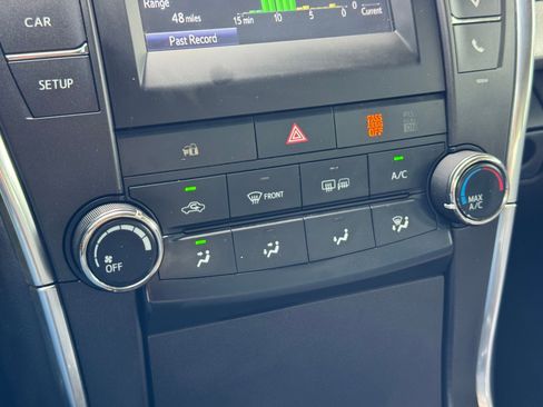 Used 2017 Toyota Camry SE FWD image 25