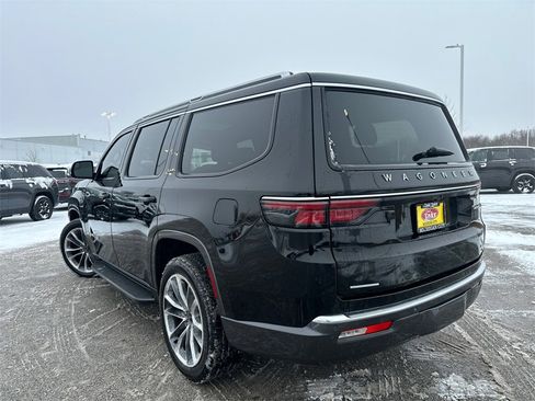 Used 2022 Jeep Wagoneer Series II w/ Premium Group I image 9