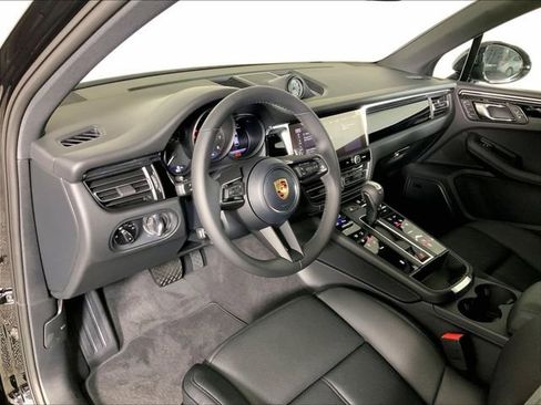 New 2026 Porsche Macan AWD/4WD image 4
