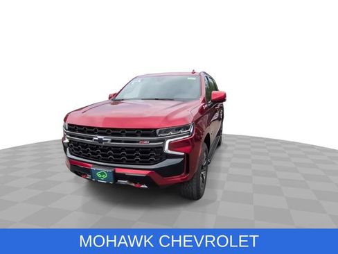Used 2022 Chevrolet Tahoe Z71 w/ Luxury Package AWD/4WD image 3