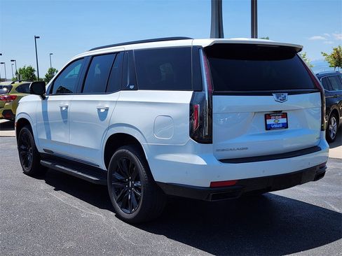 Used 2021 Cadillac Escalade Sport Platinum image 3