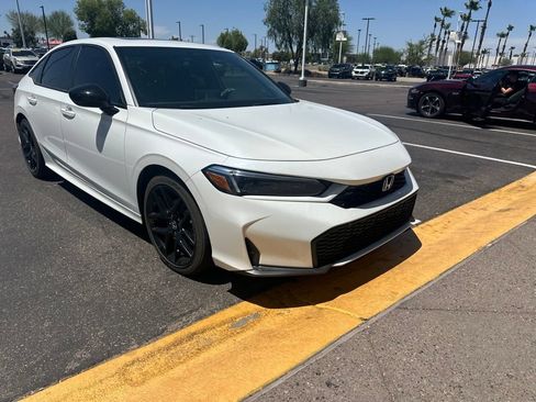 Used 2025 Honda Civic Sport image 3