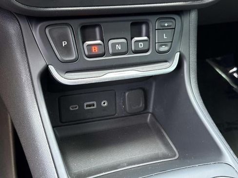 Used 2021 GMC Terrain SLE FWD image 21