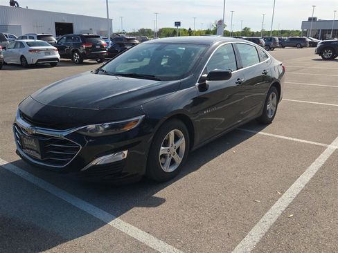 Used 2021 Chevrolet Malibu LS FWD image 3