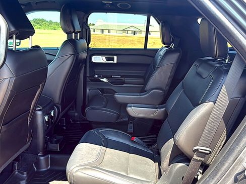 Used 2023 Ford Explorer ST w/ Equipment Group 401A AWD/4WD image 8