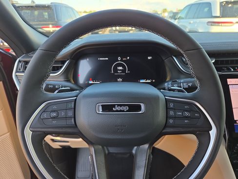 New 2025 Jeep Grand Cherokee L Limited image 10