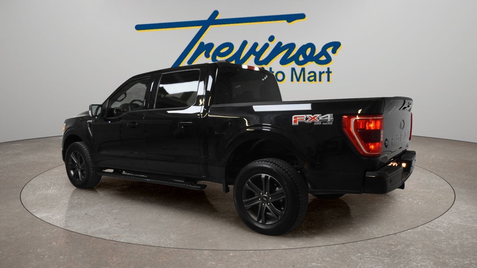 Used 2022 Ford F150 XLT w/ Equipment Group 302A High AWD/4WD image 9