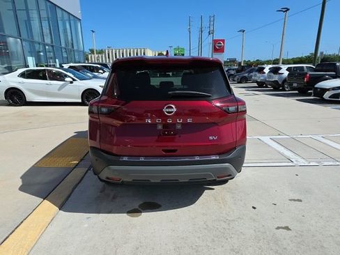 Used 2023 Nissan Rogue SV FWD image 5