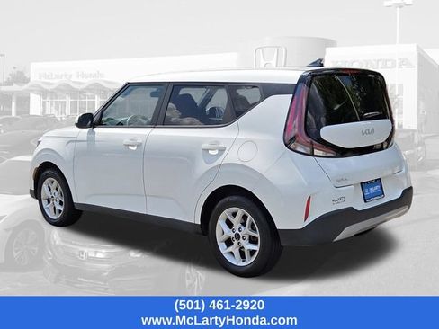 Used 2024 Kia Soul LX w/ Option Group 015 FWD image 3