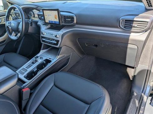 Used 2023 Ford Explorer XLT w/ Equipment Group 202A RWD image 22