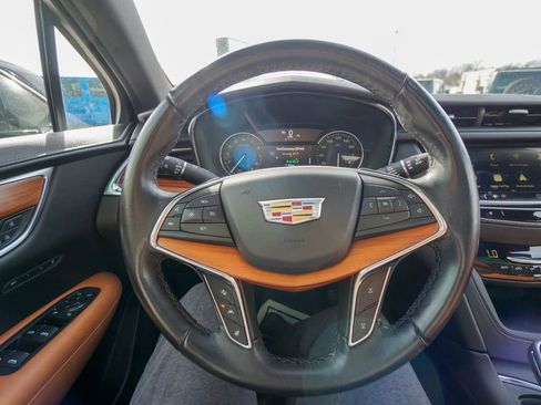 Used 2020 Cadillac XT5 Premium Luxury w/ LPO, Floor Liner Package image 20