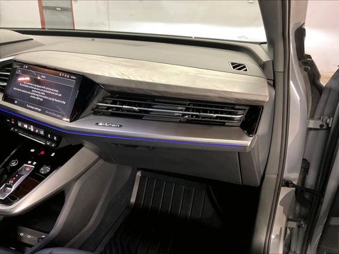 Used 2023 Audi Q4 e-tron Premium Plus w/ Premium Plus image 17