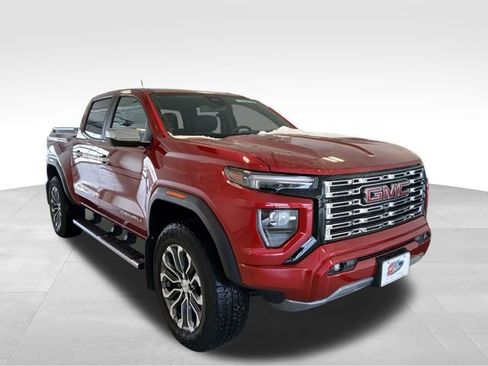 Certified 2025 GMC Canyon Denali image 9