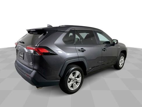 Used 2021 Toyota RAV4 LE AWD/4WD image 8