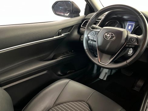 Used 2023 Toyota Camry SE image 12
