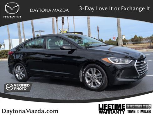 Used 2017 Hyundai Elantra SE image 1