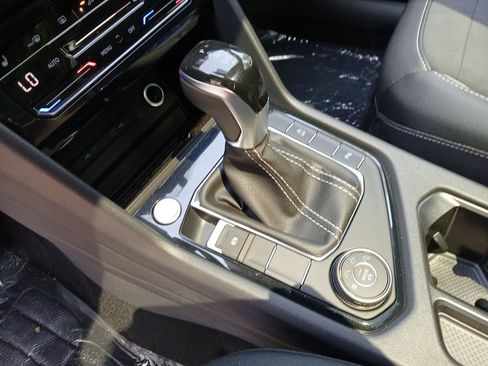New 2026 Volkswagen Taos SE AWD/4WD image 23