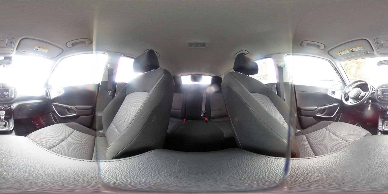 Used 2025 Kia Soul LX w/ LX Technology Package FWD image 39