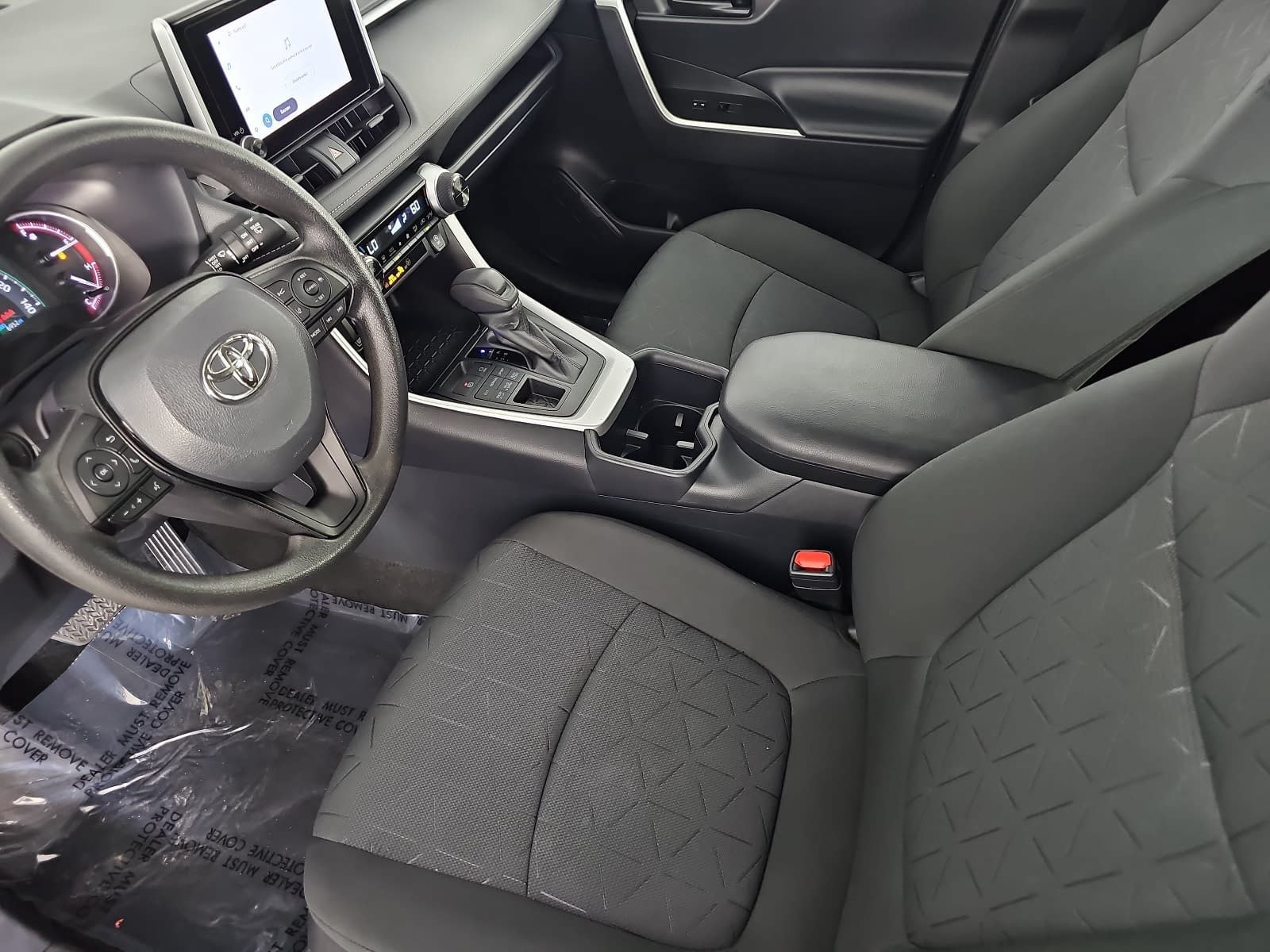 Used 2025 Toyota RAV4 XLE AWD/4WD image 14