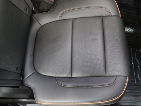 Used 2023 GMC Acadia AT4 image 33