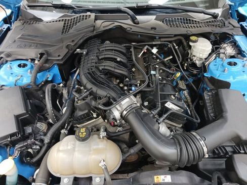 Used 2017 Ford Mustang Coupe image 28