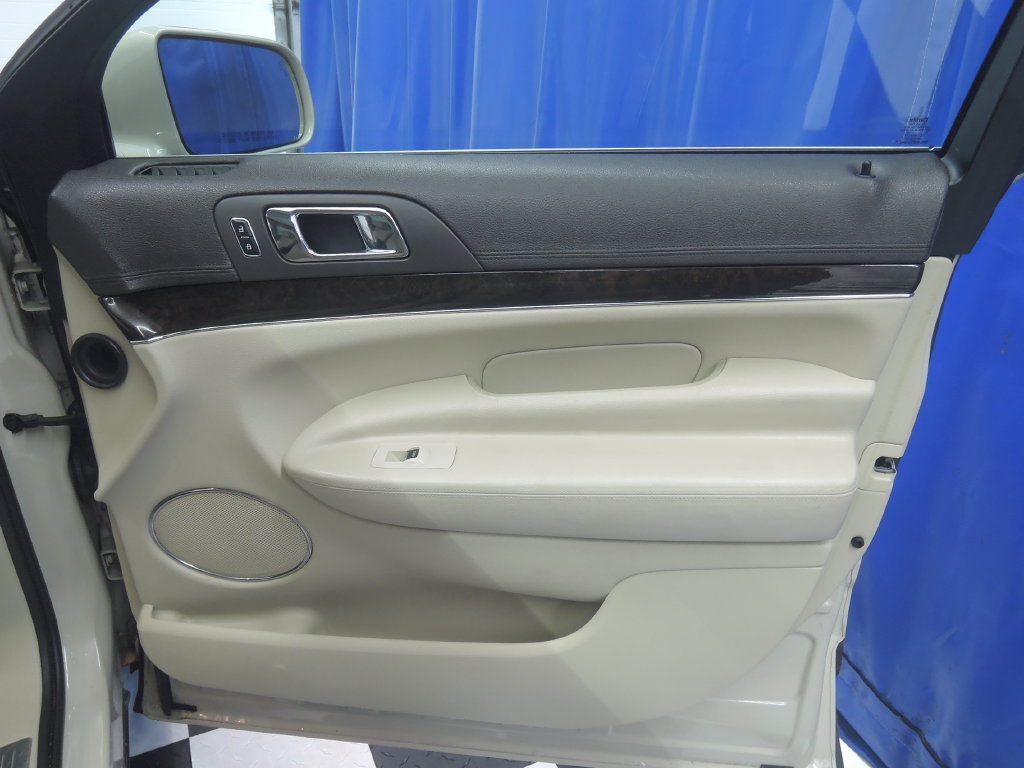 Used 2014 Lincoln MKT AWD w/ Equipment Group 201A image 37