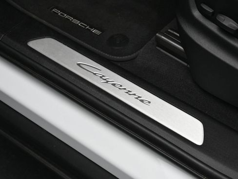 New 2025 Porsche Cayenne image 14