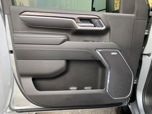 Used 2025 Chevrolet Silverado 2500 LTZ w/ LTZ Premium Package image 15