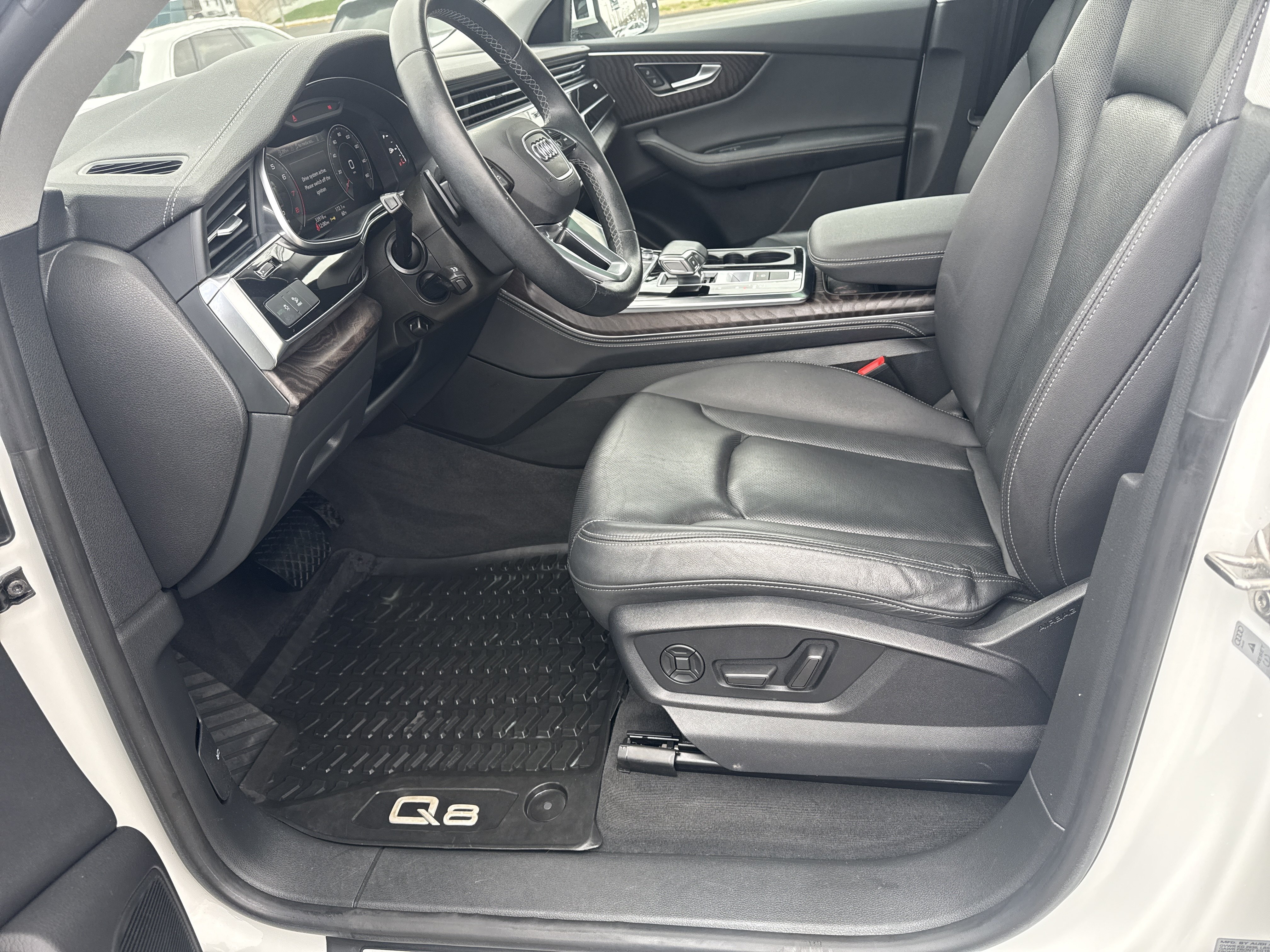 Certified 2023 Audi Q8 Premium Plus w/ Premium Plus Package AWD/4WD image 5