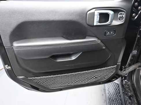 Certified 2022 Jeep Wrangler Unlimited Sahara AWD/4WD image 9