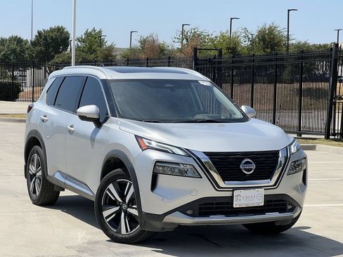 Used 2021 Nissan Rogue Platinum FWD image 1