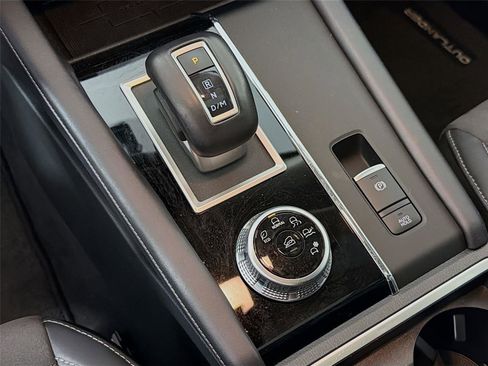 Used 2023 Mitsubishi Outlander SE FWD image 18
