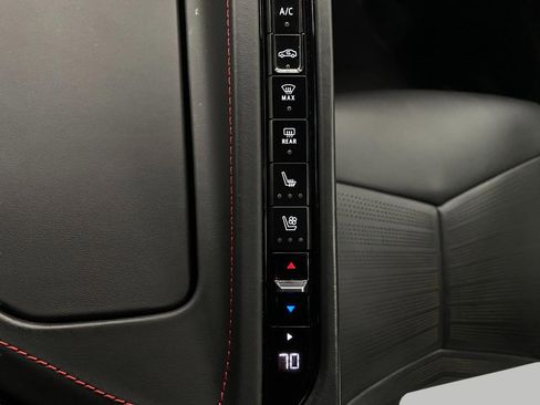 Used 2020 Chevrolet Corvette Stingray Premium Cpe w/ 3LT Preferred Equipment Group image 27