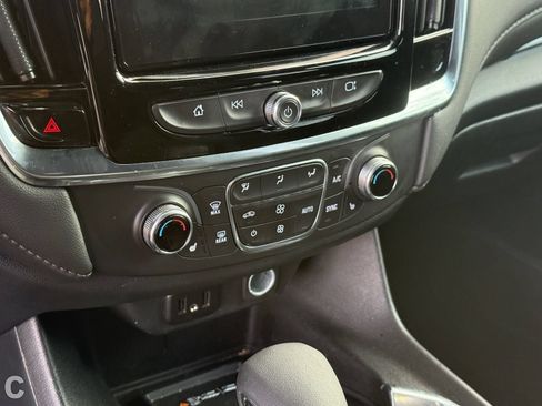 Certified 2023 Chevrolet Traverse LT FWD image 19