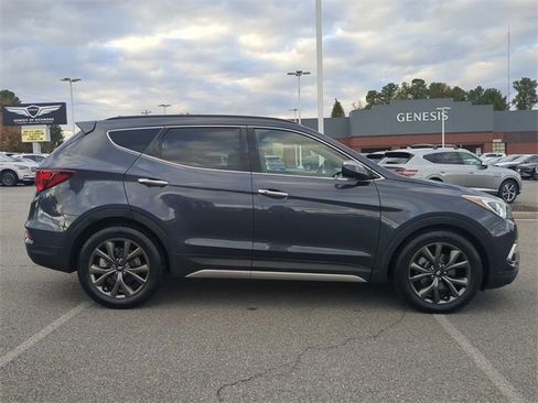 Used 2017 Hyundai Santa Fe Sport image 3