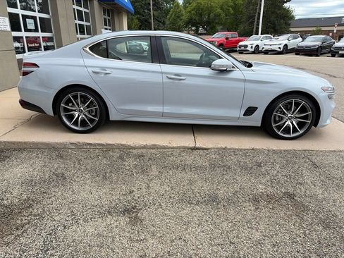 Used 2022 Genesis G70 2.0T w/ Prestige Package AWD/4WD image 9