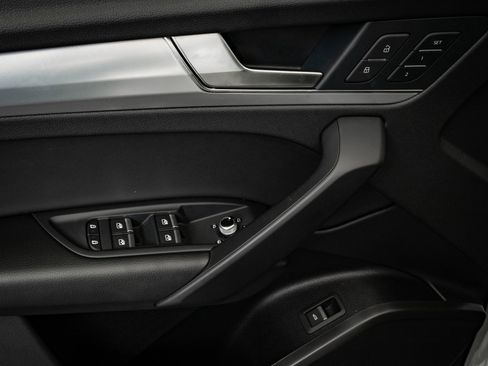 Certified 2024 Audi Q5 2.0T Premium w/ Summer of Audi Package image 27