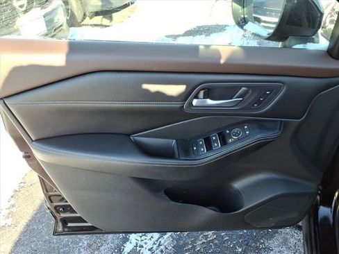 Used 2023 Nissan Rogue SL image 20