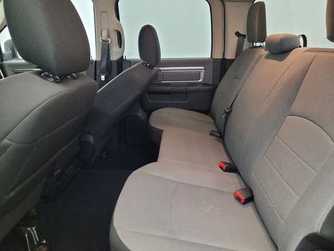 Used 2021 RAM 1500 Classic SLT image 18