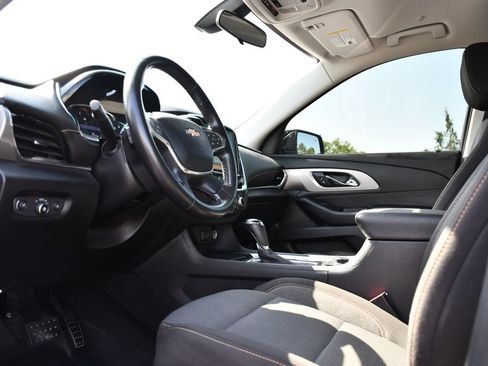 Used 2020 Chevrolet Traverse LT FWD image 14