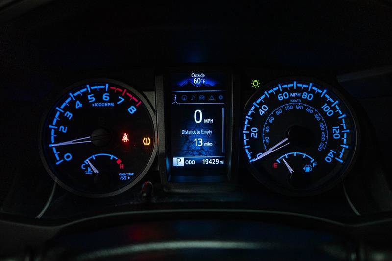 Used 2023 Toyota Tacoma TRD Off-Road w/ Technology Package AWD/4WD image 16